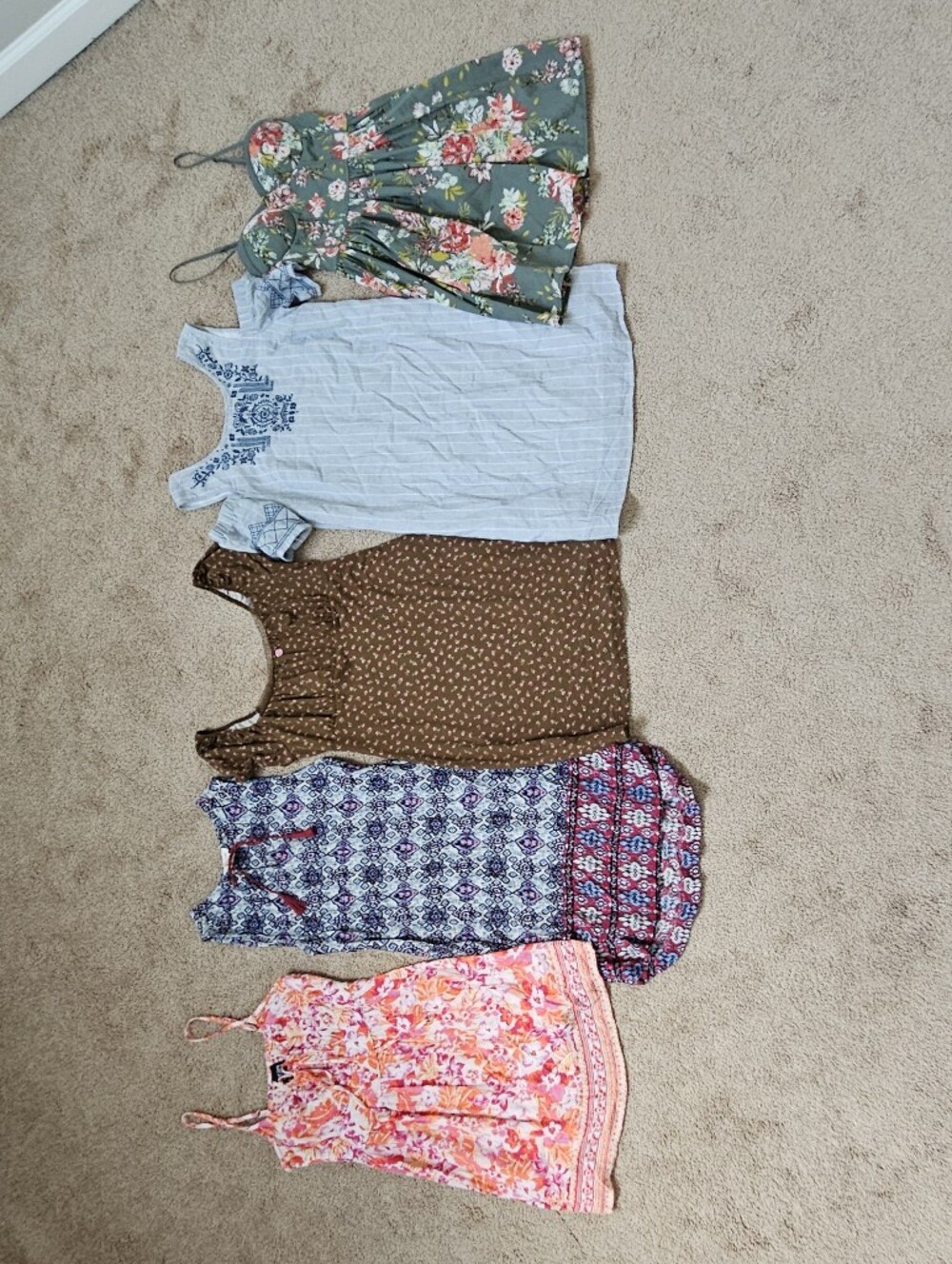 Lot of 5 Dress Size S